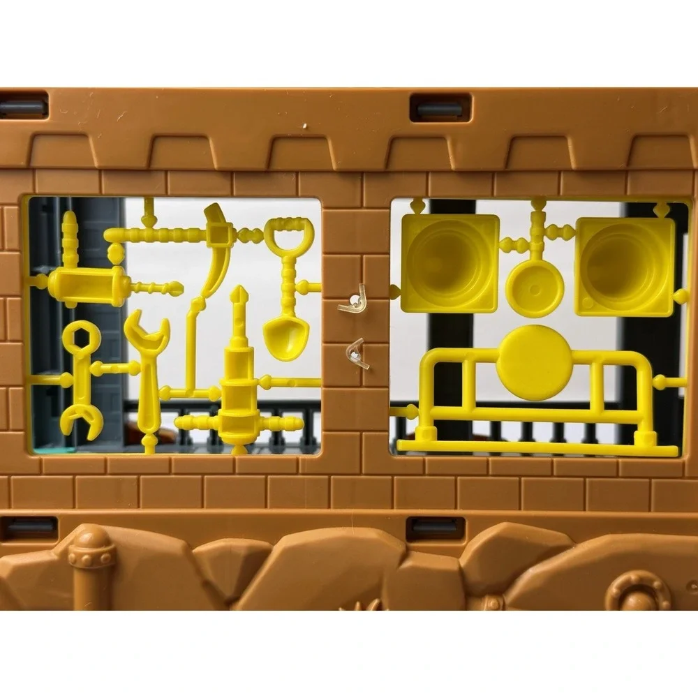 Kid Connection Mega Construction Site Play set with Crane Works Good condition
